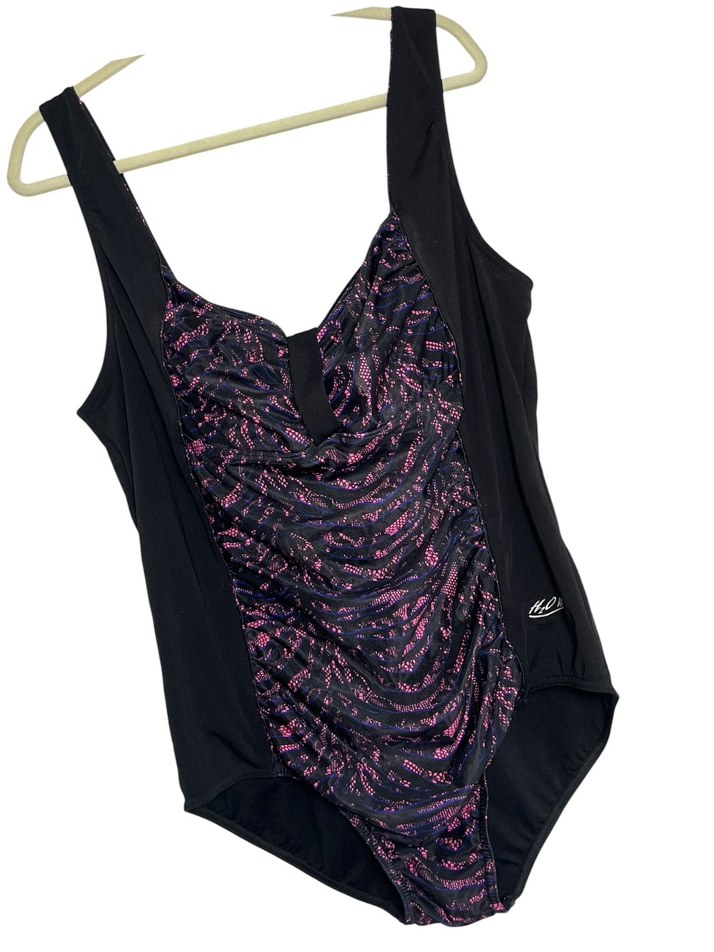 H2O Wear Black Pink Swimsuit One-Piece Ruched Front Support UPF 50+ NWOT Sz 26